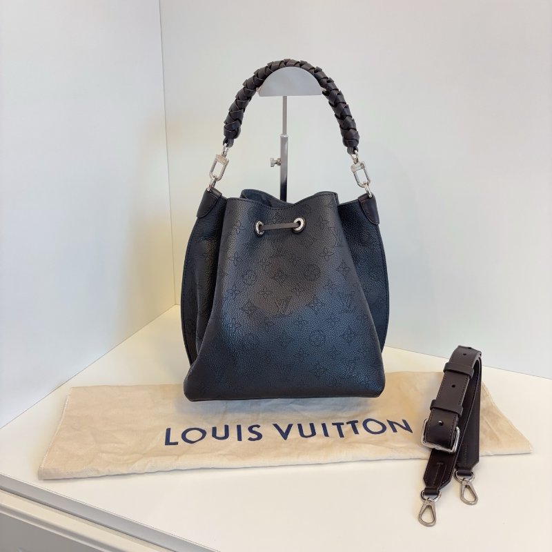 路易威登/Louis Vuitton 全皮鏤空老花Muria月光女神水桶包 黑咖銀扣-1