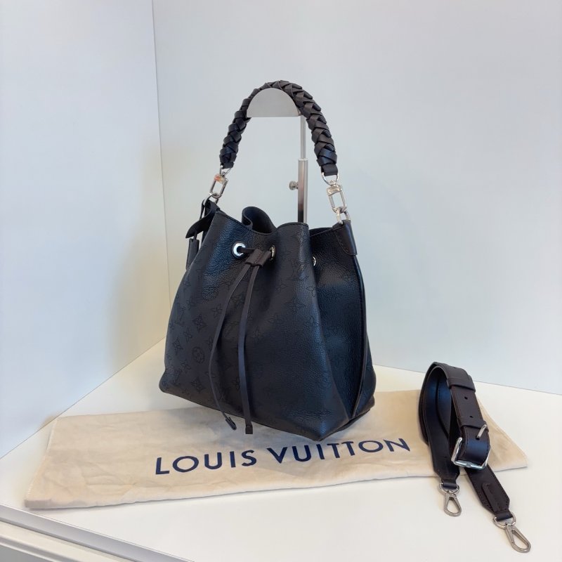 路易威登/Louis Vuitton 全皮鏤空老花Muria月光女神水桶包 黑咖銀扣-3