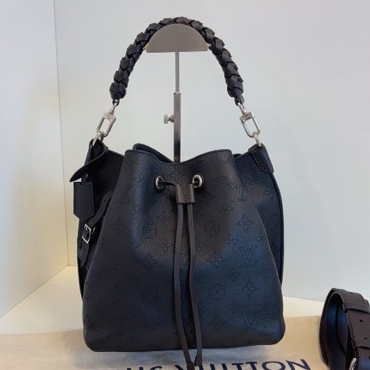 路易威登/Louis Vuitton 全皮鏤空老花Muria月光女神水桶包 黑咖銀扣-6