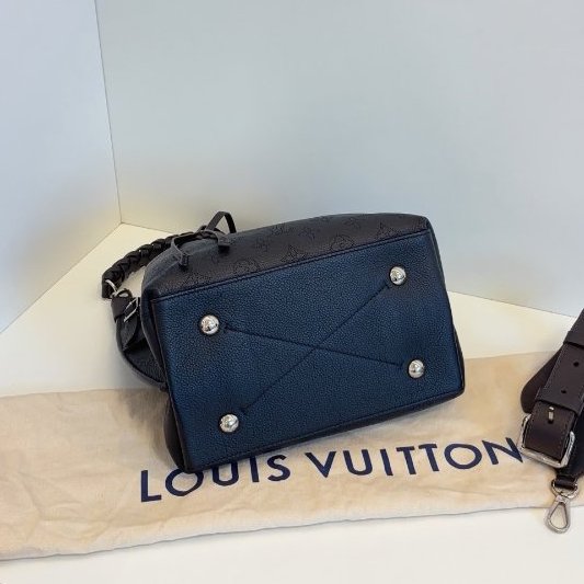 路易威登/Louis Vuitton 全皮鏤空老花Muria月光女神水桶包 黑咖銀扣-8