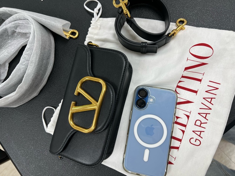 Valentino garavani LOGO mini 腋下包 超精緻-2