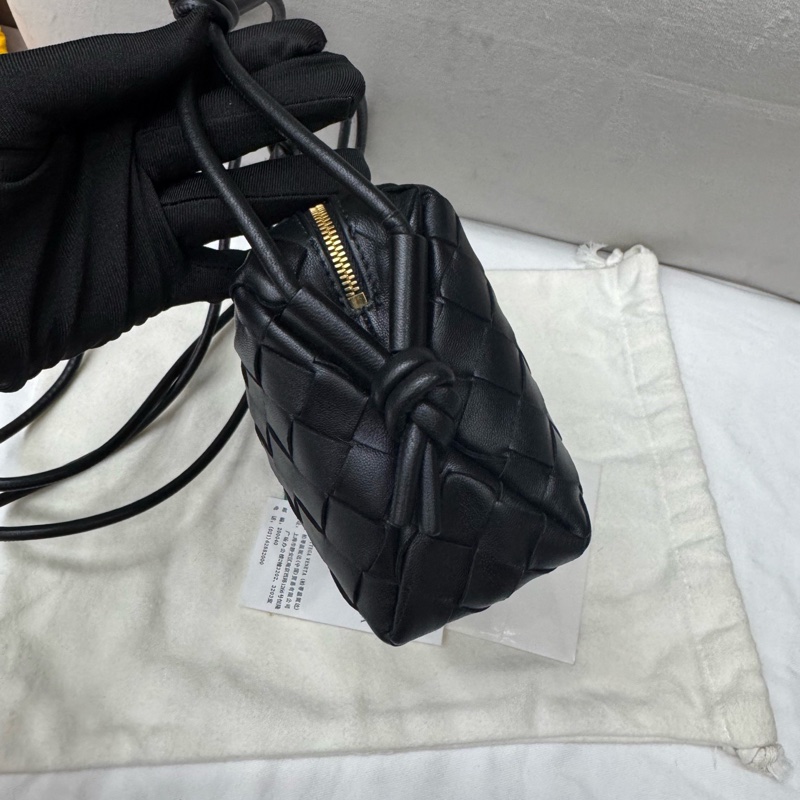 Bottega Veneta葆蝶家 LOOP 編織相機包收納包 手拿單肩包 迷你 黑色 尺寸：17×10×6-3