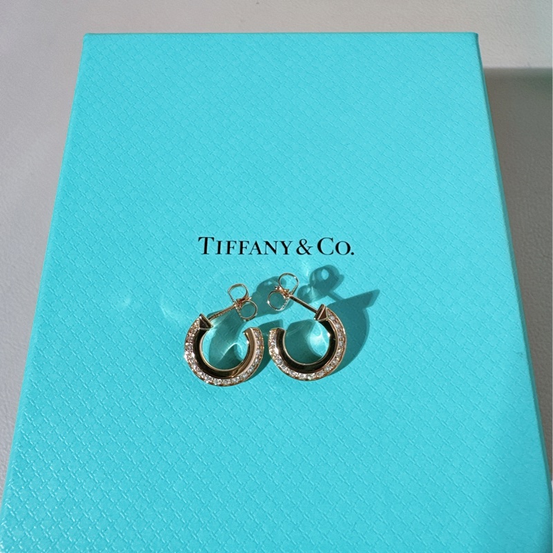 Tiffany 蒂芙尼 T系列 18K 玫瑰金鑲鑽 T1 圈形耳環-1