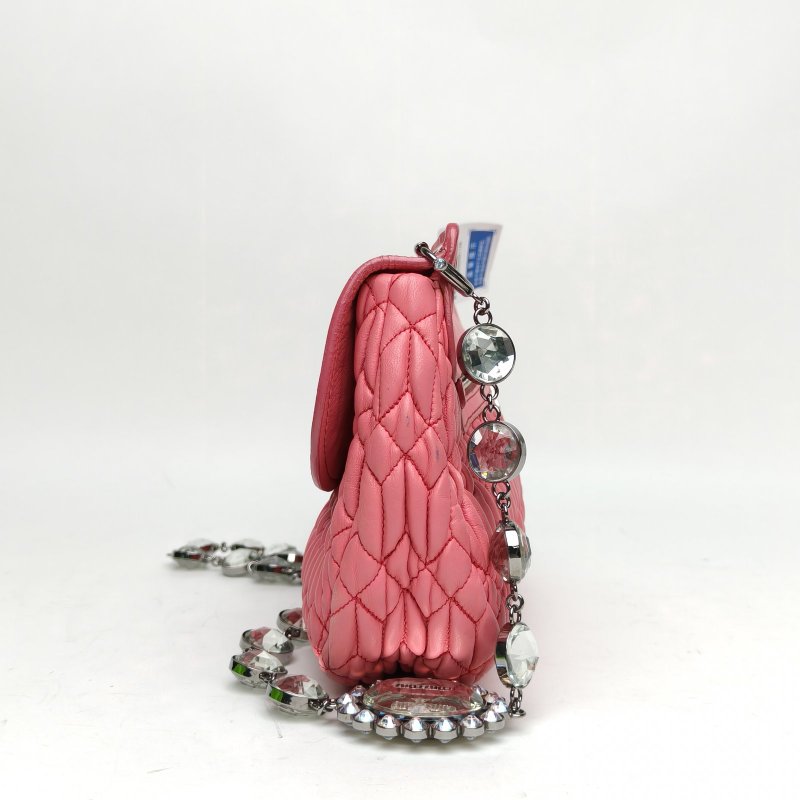MIUMIU 粉色羊皮銀扣褶皺寶石鏈條肩背包-1