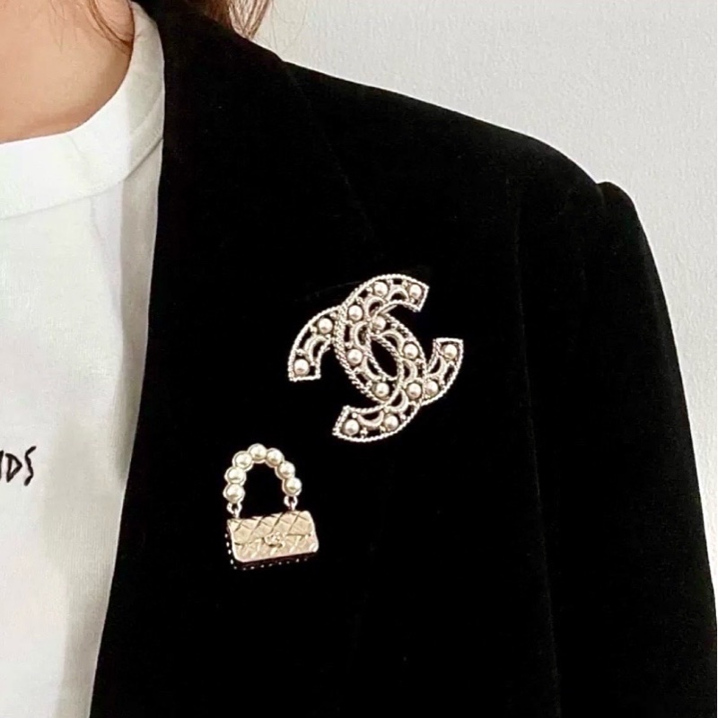 Chanel 珍珠cf包造型胸針 附件盒子-0