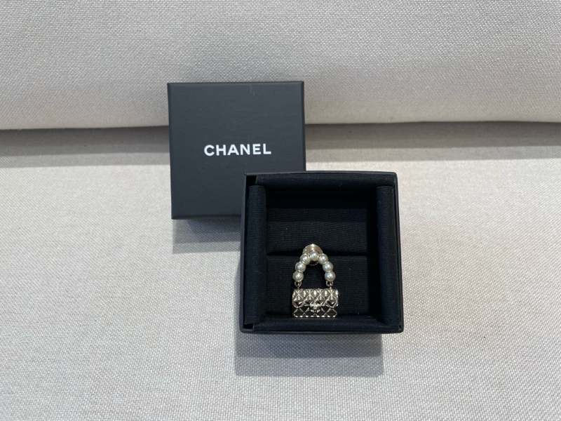 Chanel 珍珠cf包造型胸針 附件盒子-7
