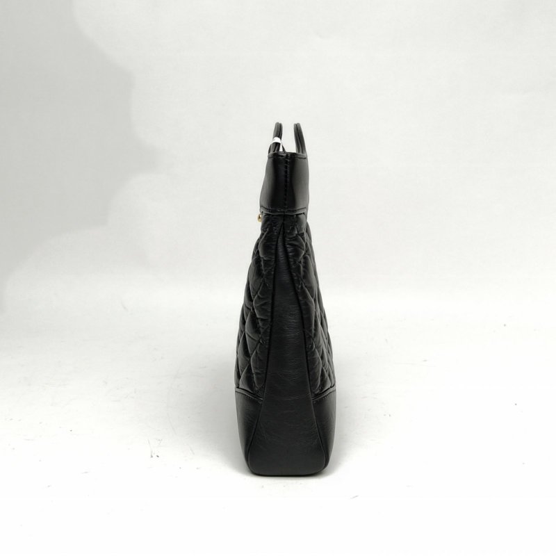 CHANEL 31BagMini22黑色牛皮晶片金扣肩背包-1