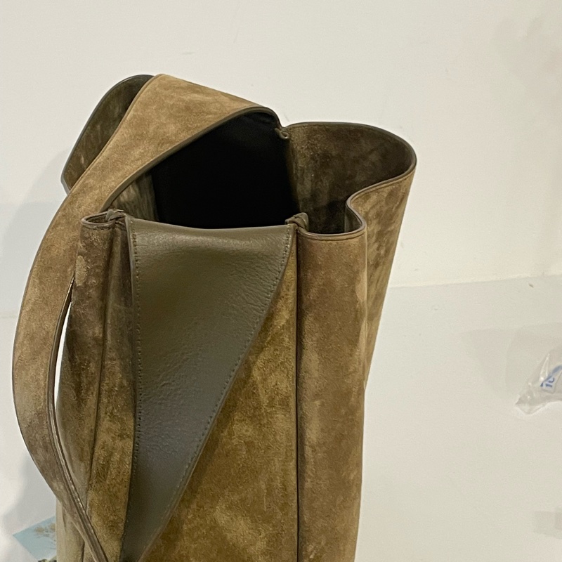 ▪️富貴選物FUGUEI▪️YsL 聖羅蘭泰迪熊麂皮金釦HOBO Le 5 à7原價$108000-1