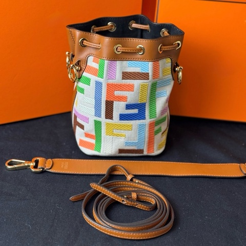 ✨99新🆕FENDI/芬迪 Mon Tresor 老花FF 拼錦綸 水桶包單肩斜挎手提包 20年編碼 金扣❤️正品保障