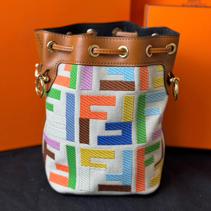✨99新🆕FENDI/芬迪 Mon Tresor 老花FF 拼錦綸 水桶包單肩斜挎手提包 20年編碼 金扣❤️正品保障-1