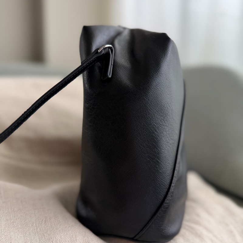 MM6 Maison Margiela 🌫️ Japanese bag 經典三角包 Crossbody 皮革紋-3