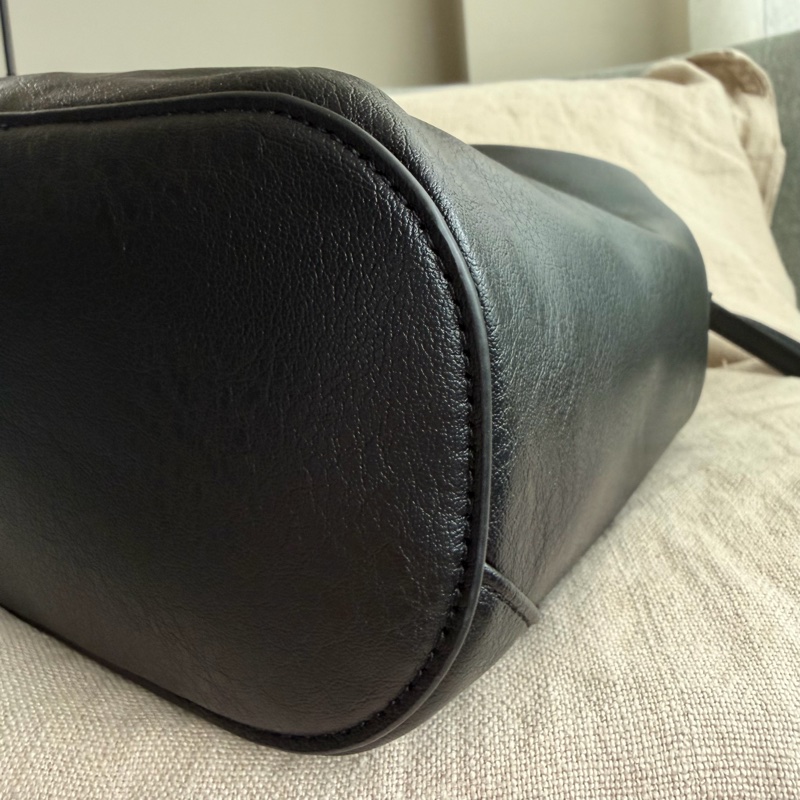 MM6 Maison Margiela 🌫️ Japanese bag 經典三角包 Crossbody 皮革紋-7