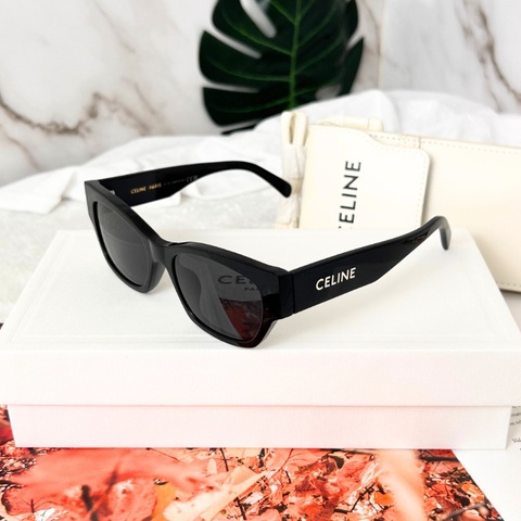 Celine CL40197U 黑膠框太陽眼鏡