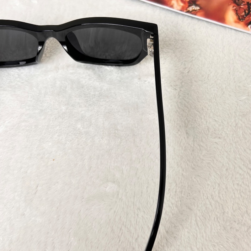 Celine CL40197U 黑膠框太陽眼鏡-15