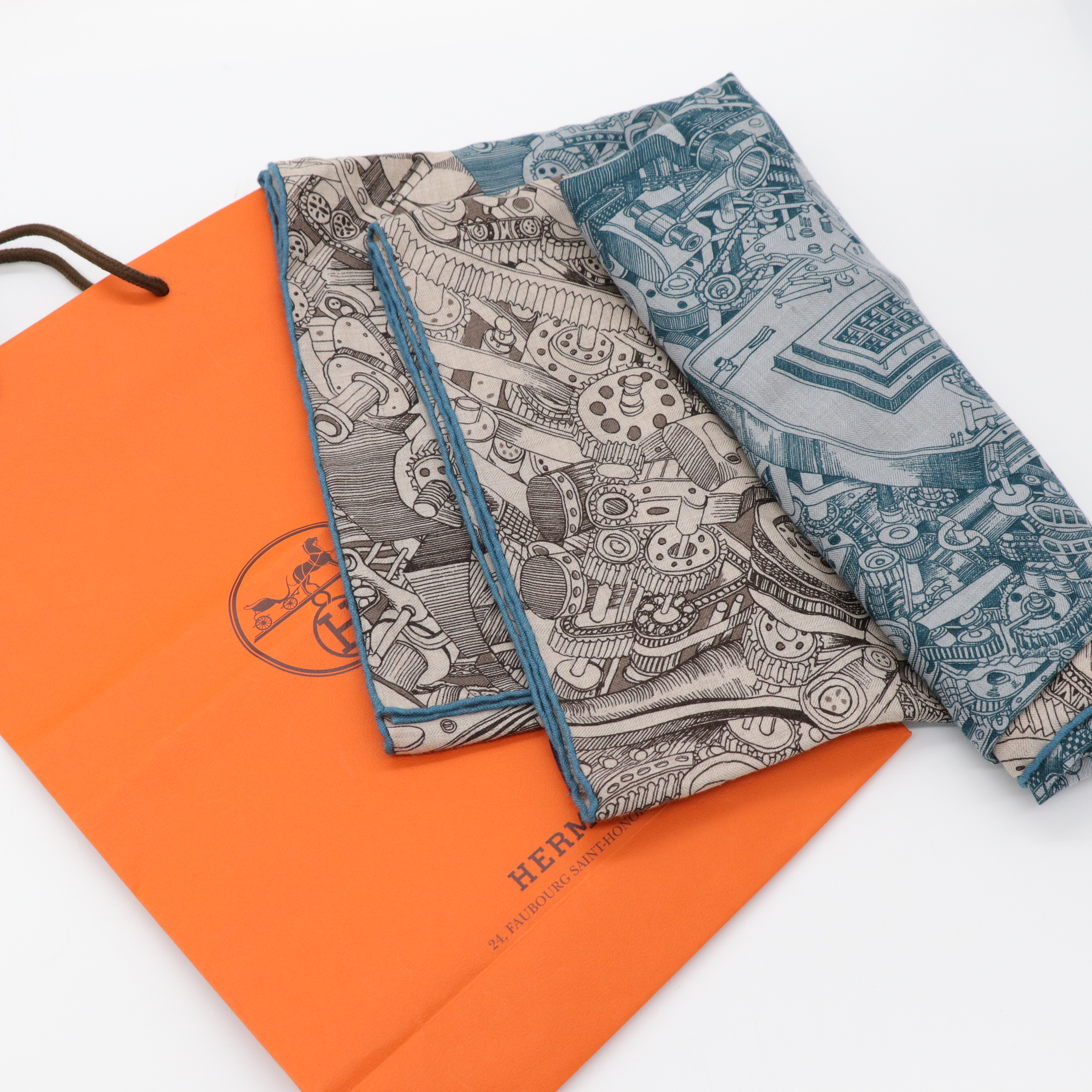 Hermès 愛馬仕 Des Chevaux Sous le Capot 喀什米爾羊毛絲綢 方巾-1