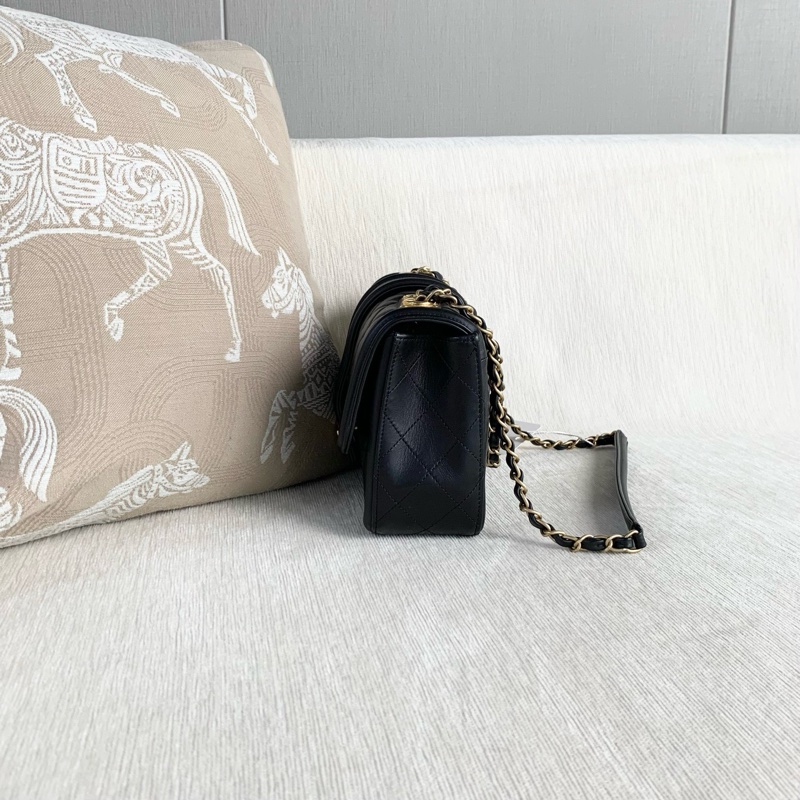 Chanel香奈兒 限定款黑金單肩斜挎包 鐳射20開 黑色金扣 羊皮 尺寸26*16*7-3