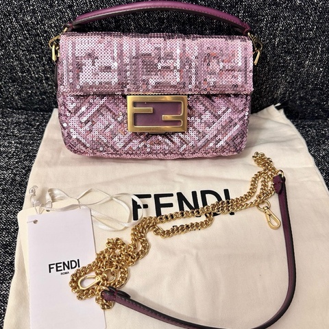 99新💗Fendi Baguette亮片手袋 斜背包 金扣2019年❤️正品保障