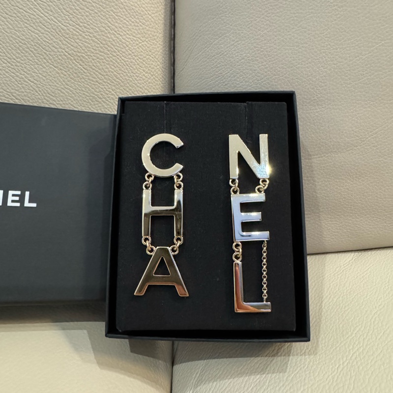 Chanel 香奈兒 logo 字樣耳環/Jennie 同款/99新美品-1