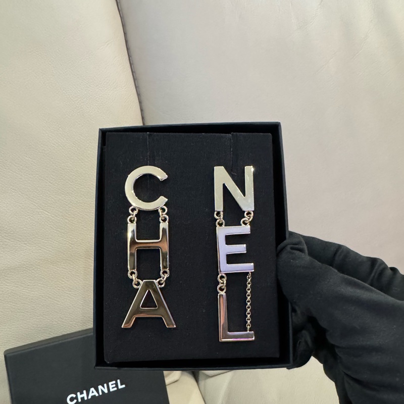 Chanel 香奈兒 logo 字樣耳環/Jennie 同款/99新美品-4