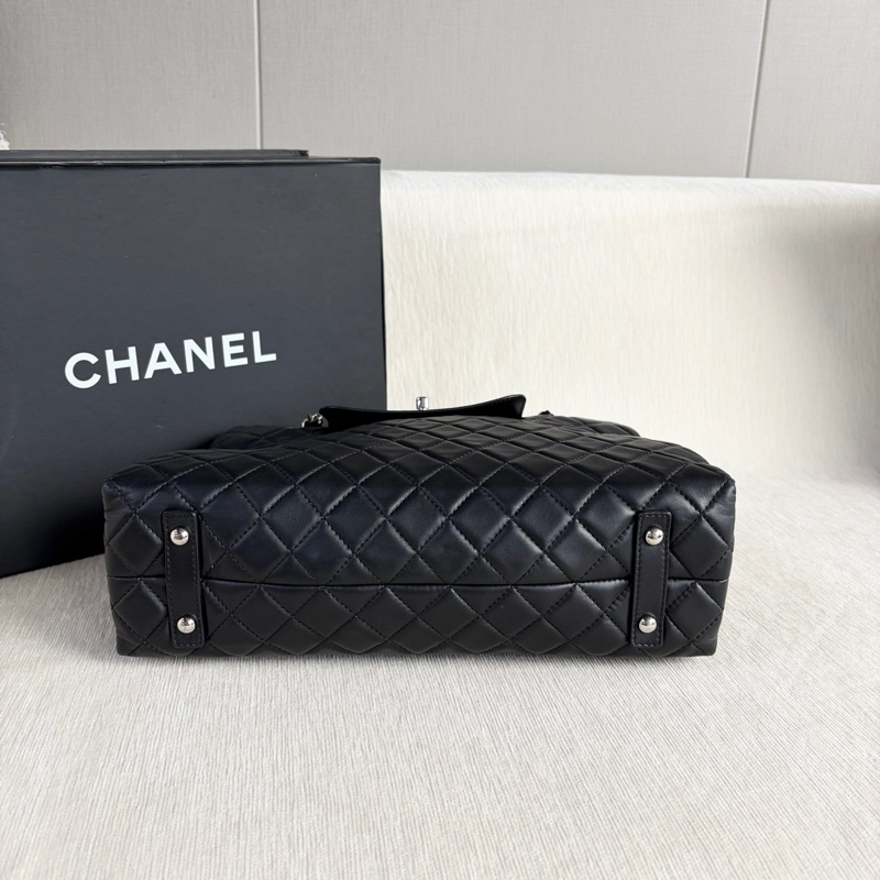 Chanel香奈兒菱格紋托特鏈條包 鐳射20開 黑銀 羊皮 尺寸約34*23*10 附件:防塵袋。-5