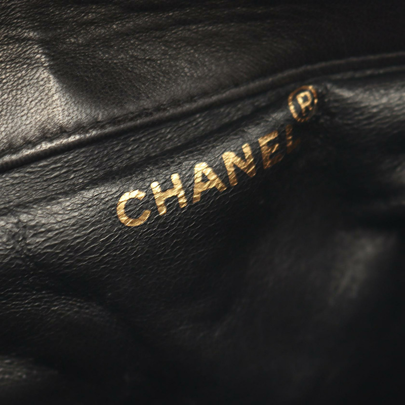 香奈兒 (CHANEL) 絎縫鏈條雙肩包，羊皮材質，黑色，金色五金，二手，女士款-3
