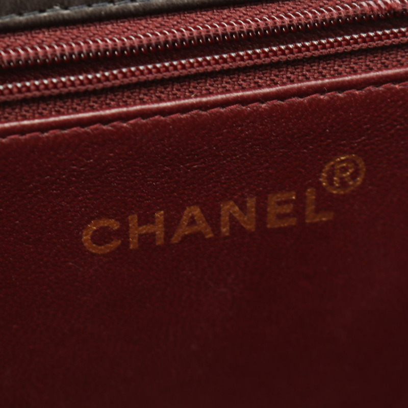 香奈兒 (CHANEL) 絎縫全翻蓋按扣鏈條單肩背包，黑色皮革，金色五金，二手-3