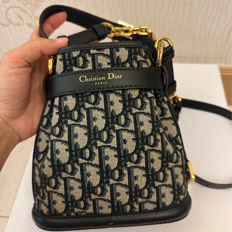 Dior bucket bag small-2