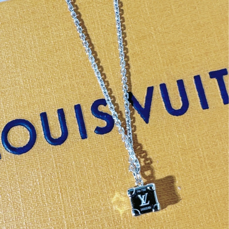 LV/路易威登 LES GASTONS VUITTON TRUNK 18K白金鑲鑽項鍊-2