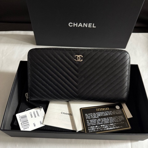 CHANEL 香奈兒黑色荔枝紋牛皮銀扣V紋長款錢包錢夾拉鍊款22開