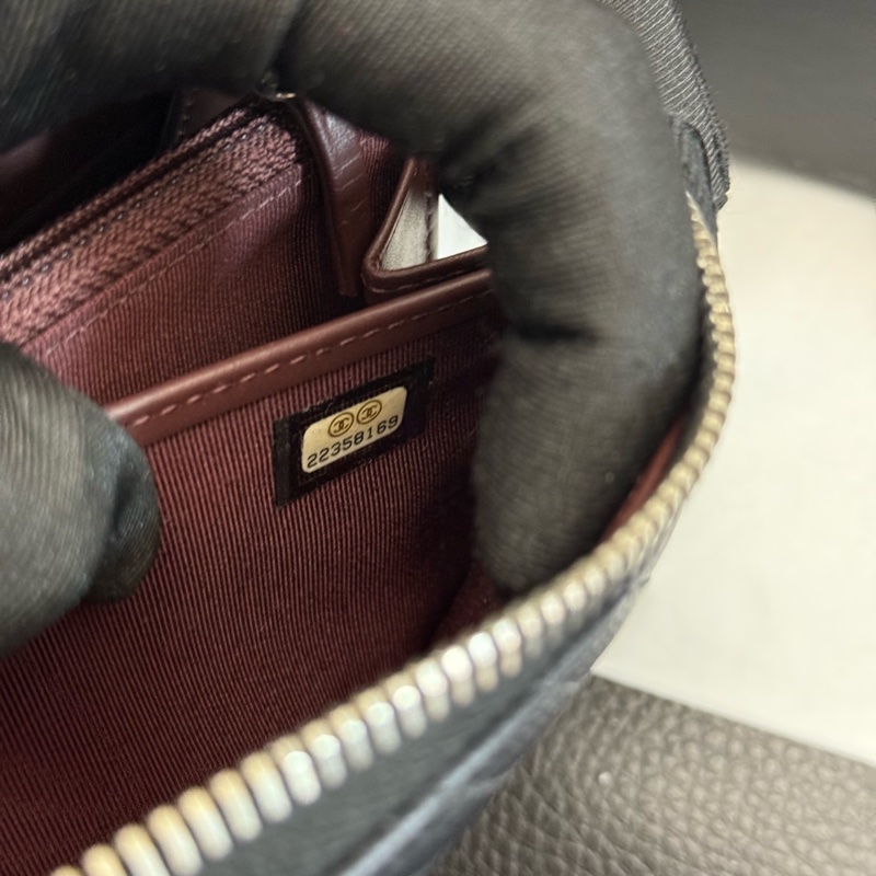 CHANEL 香奈兒黑色荔枝紋牛皮銀扣V紋長款錢包錢夾拉鍊款22開-6