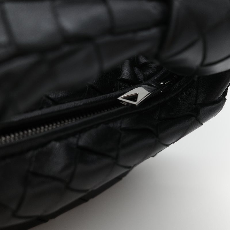 Bottega Veneta 寶緹嘉 Candy Jodie 經典黑色 頂級小羊皮 Intrecciato 手工編織皮革打結提把手提包-6