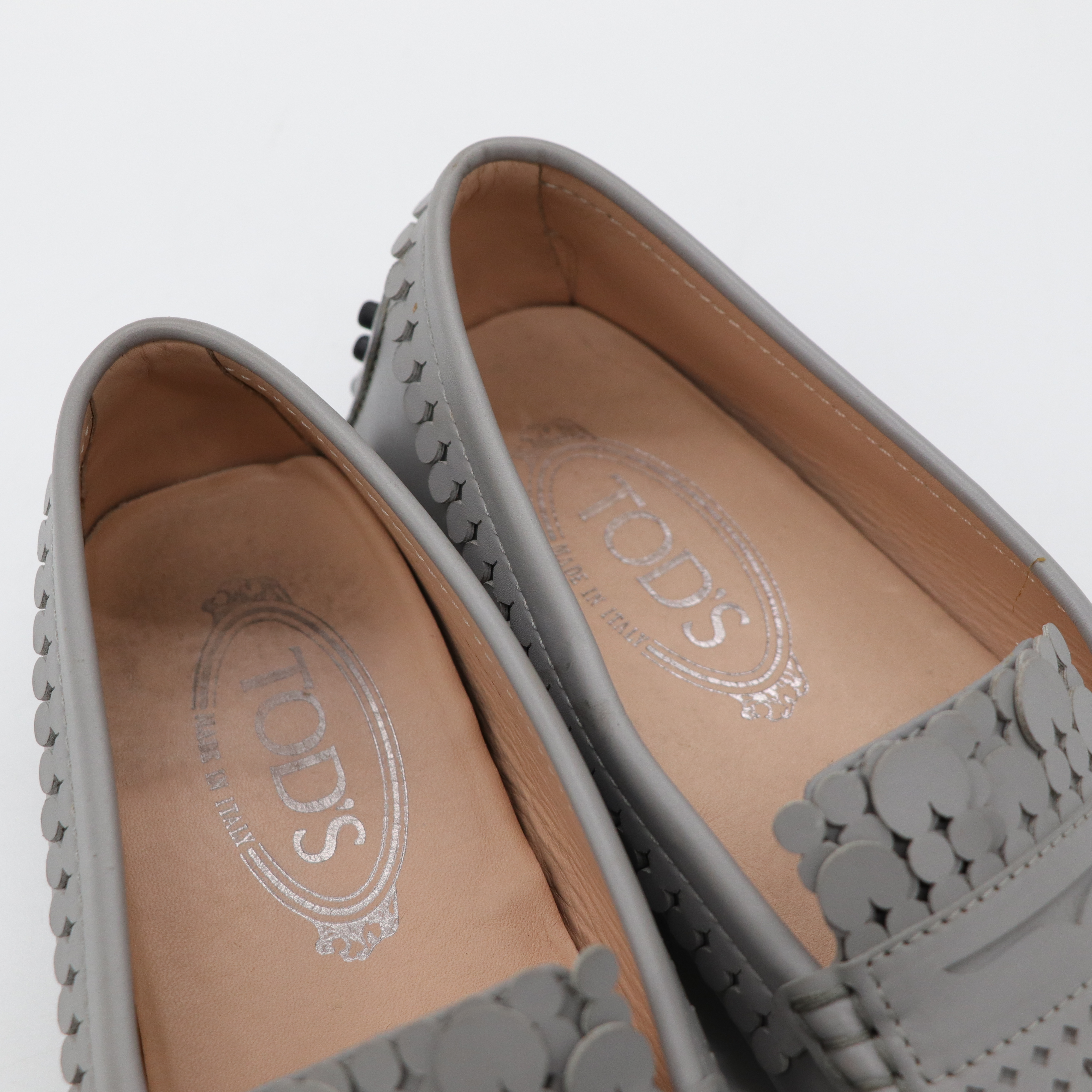 Tods 灰色豆豆鞋-10