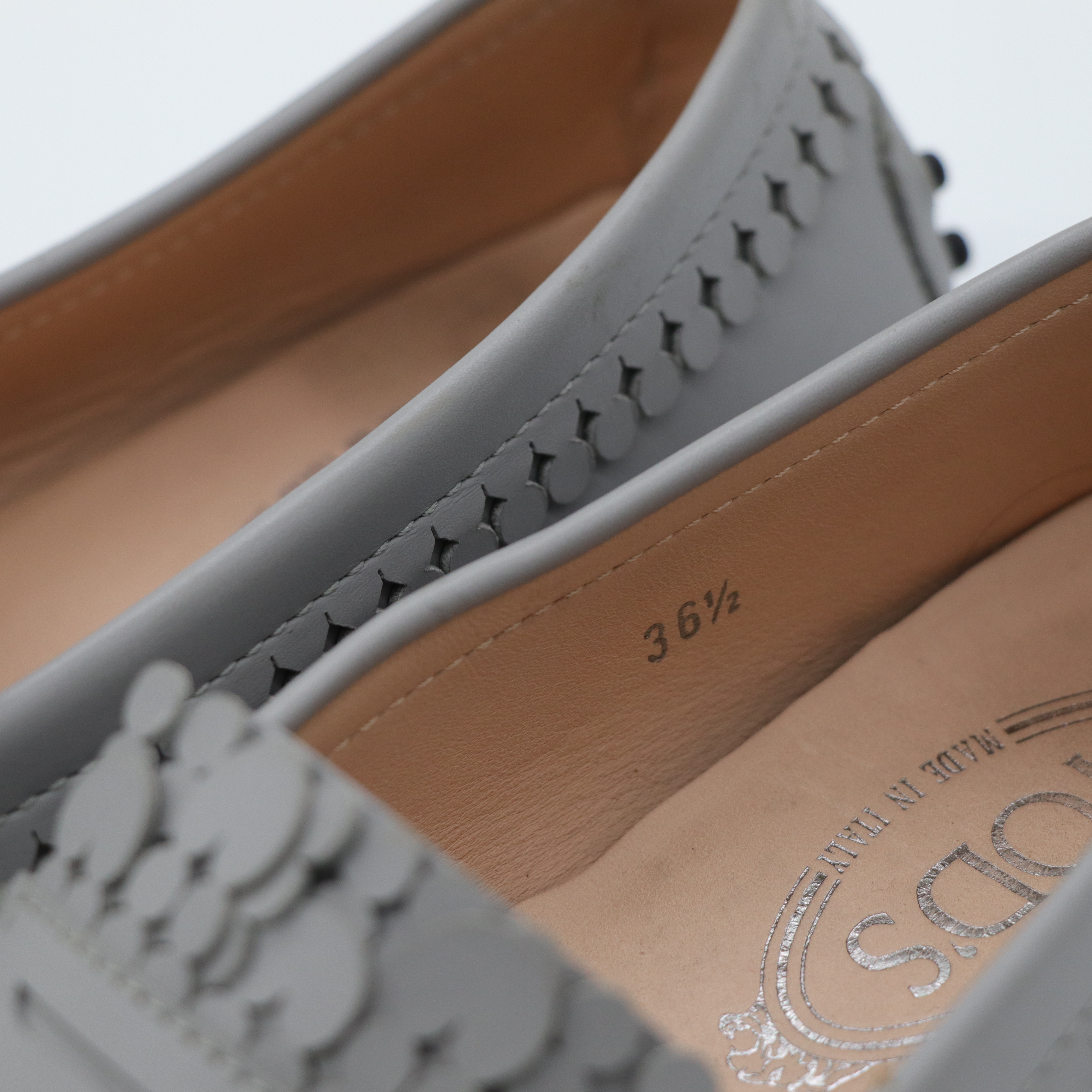 Tods 灰色豆豆鞋-14