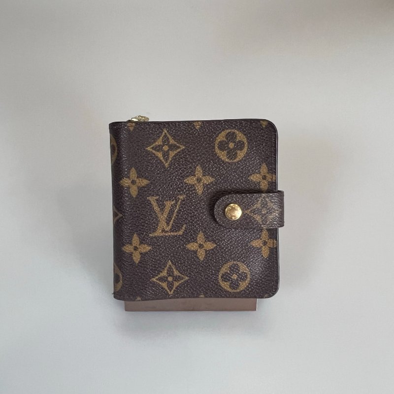 LV M61667 老花釦式短夾-0