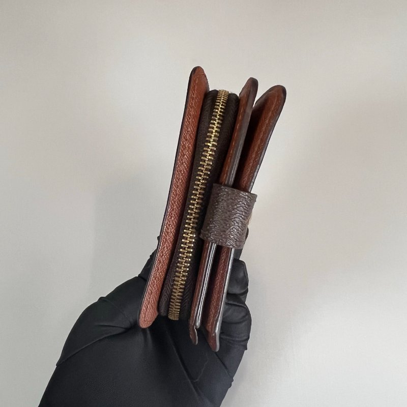 LV M61667 老花釦式短夾-2