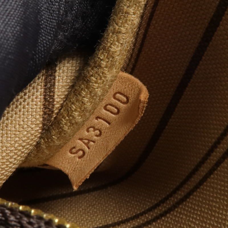 LOUIS VUITTON Monogram Mini Pochette Delightful手拿包-9