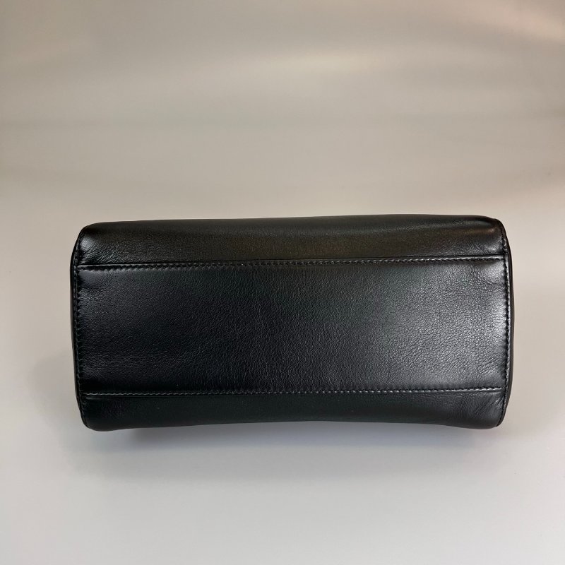 FENDI 8BN224 黑金轉扣peekaboo-4