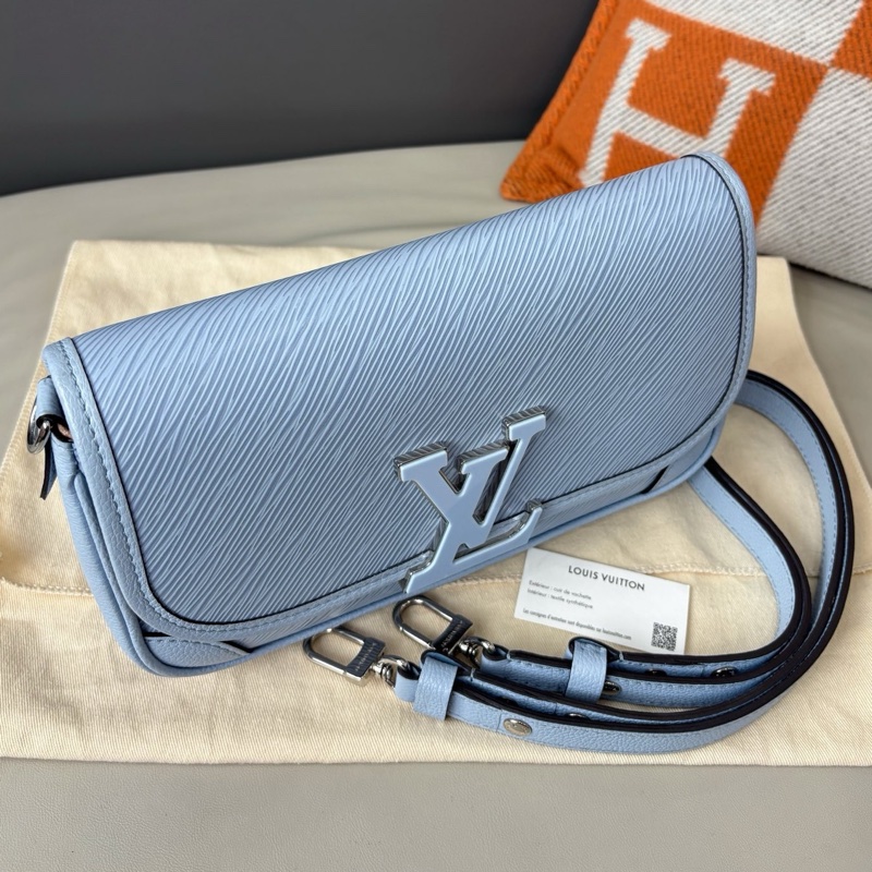 【近新閒置品】Louis Vuitton 路易威登 LV 淺藍色水波紋Buci法棍包手拿單肩斜挎包芯片款-4