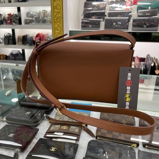 東區正精品㊣BURBERRY 8025161 全新焦糖色皮革拼格紋金釦釦式翻蓋肩背包斜背包小款 RZ2936-8