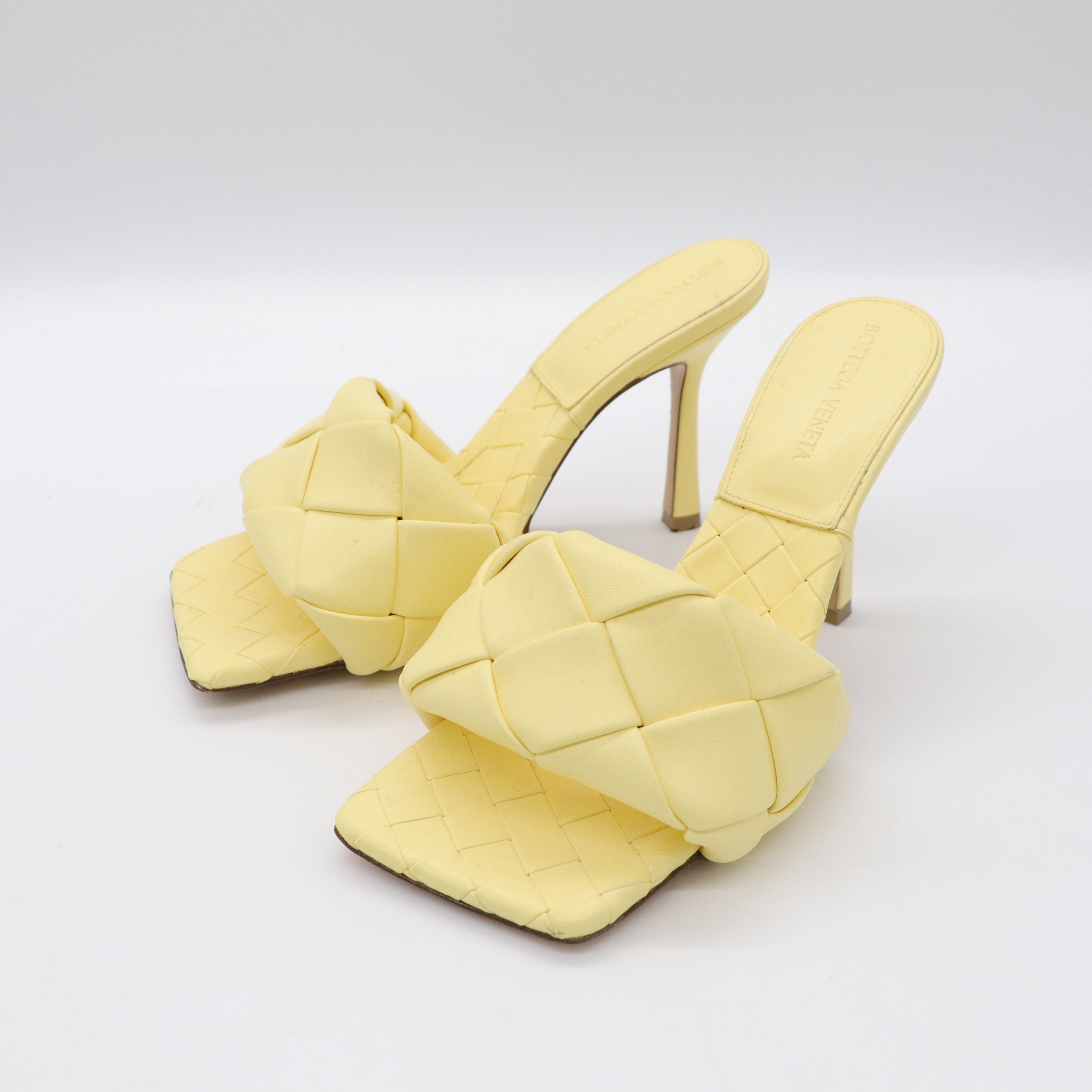 BOTTEGA VENETA 檸檬黃高跟涼鞋-1