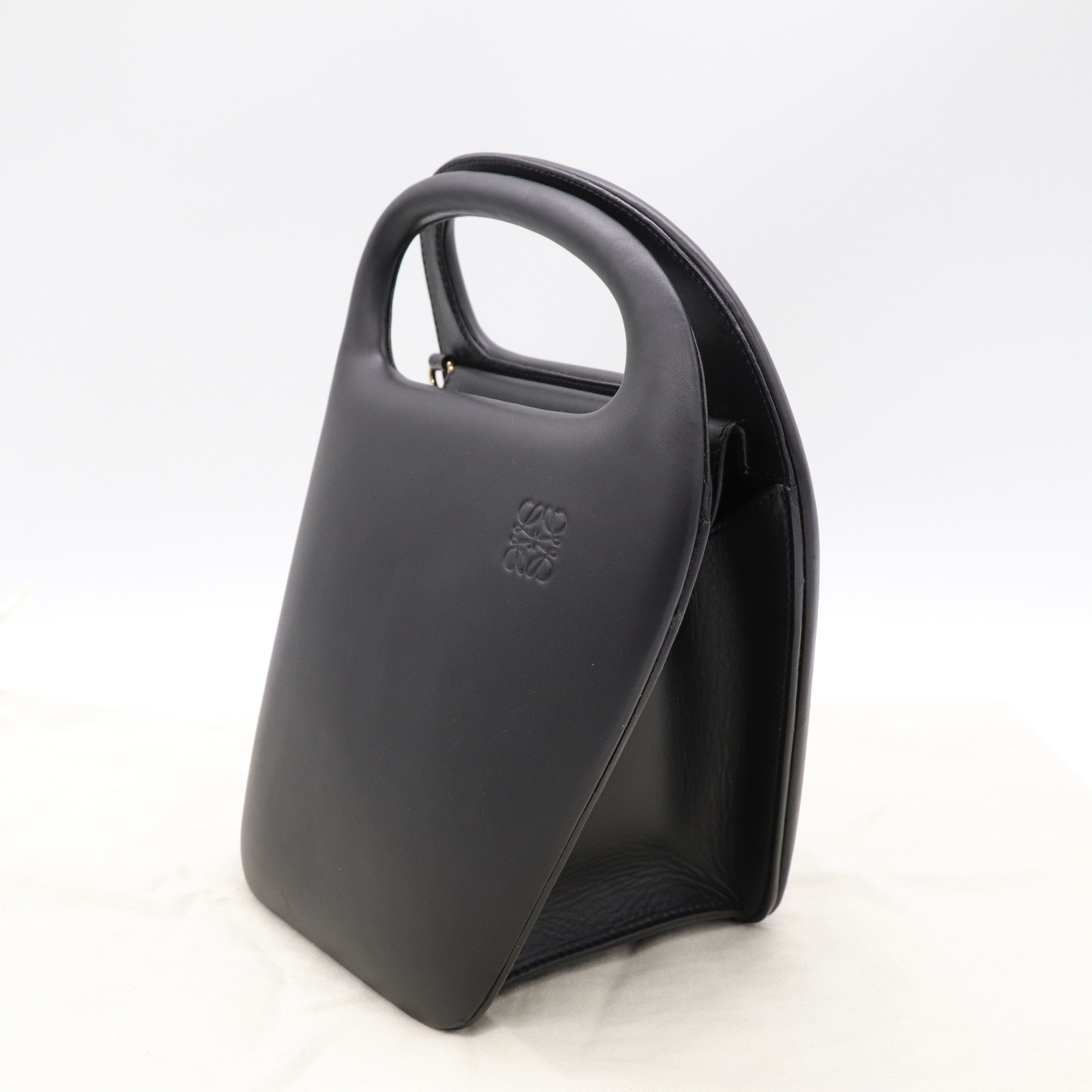 Loewe 羅威 Architects D Bag 水桶包 黑色 手提包-2