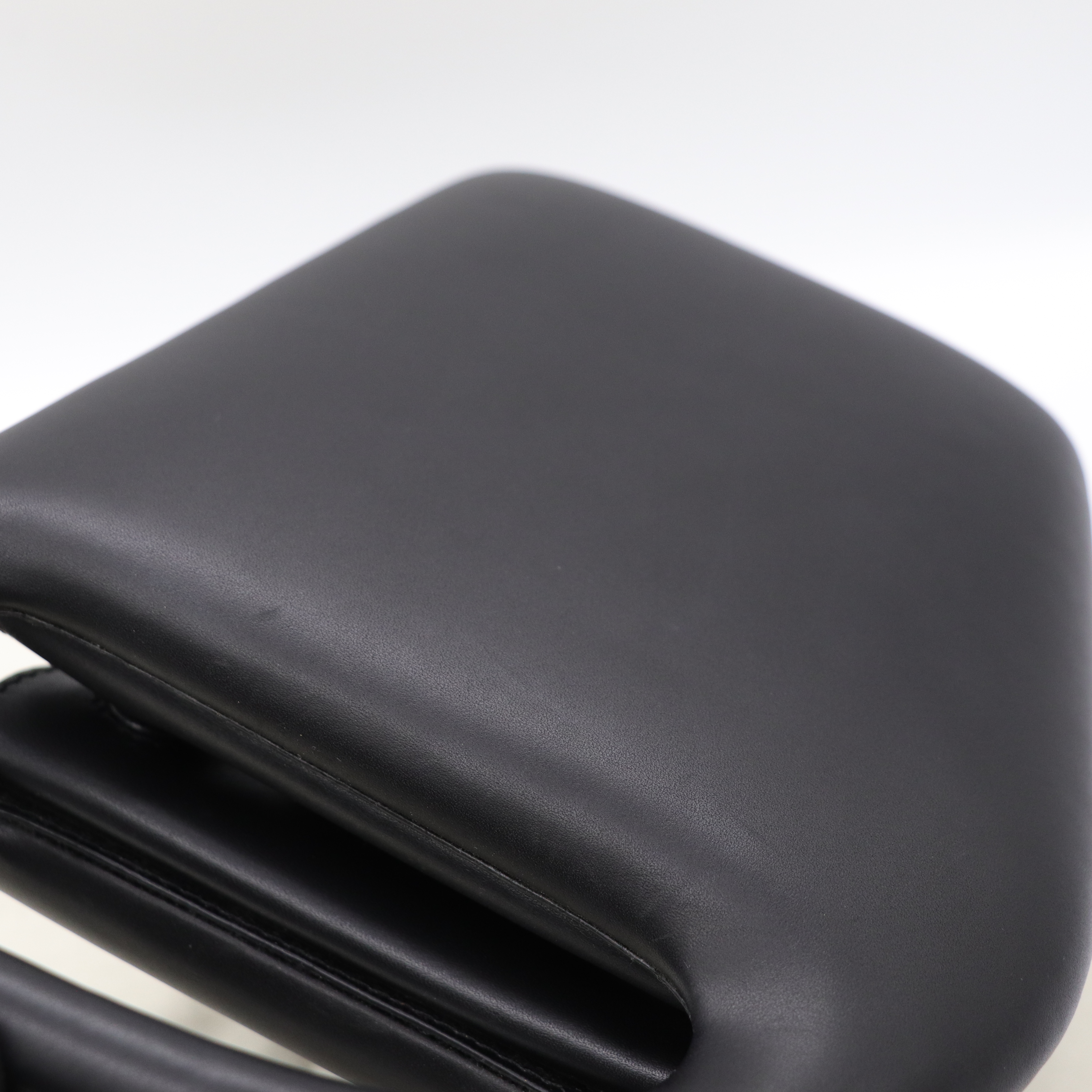 Loewe 羅威 Architects D Bag 水桶包 黑色 手提包-10