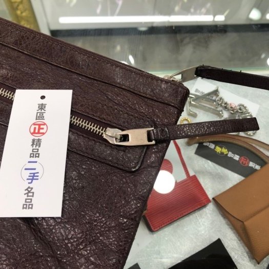 東區正精品㊣BALENCIAGA Clip M 273022 咖啡色小銀釦機車包拉鍊手拿包 city RZ0519-6