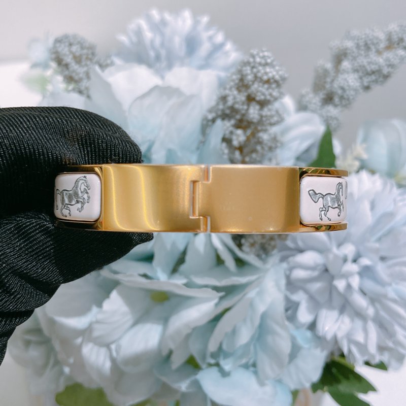 TW4864 Hermes 愛馬仕 H手鐲 特別版 奔騰的馬群 Chevaux en Liberte Clic H Bracelet PM Beige Lin x GHW-3