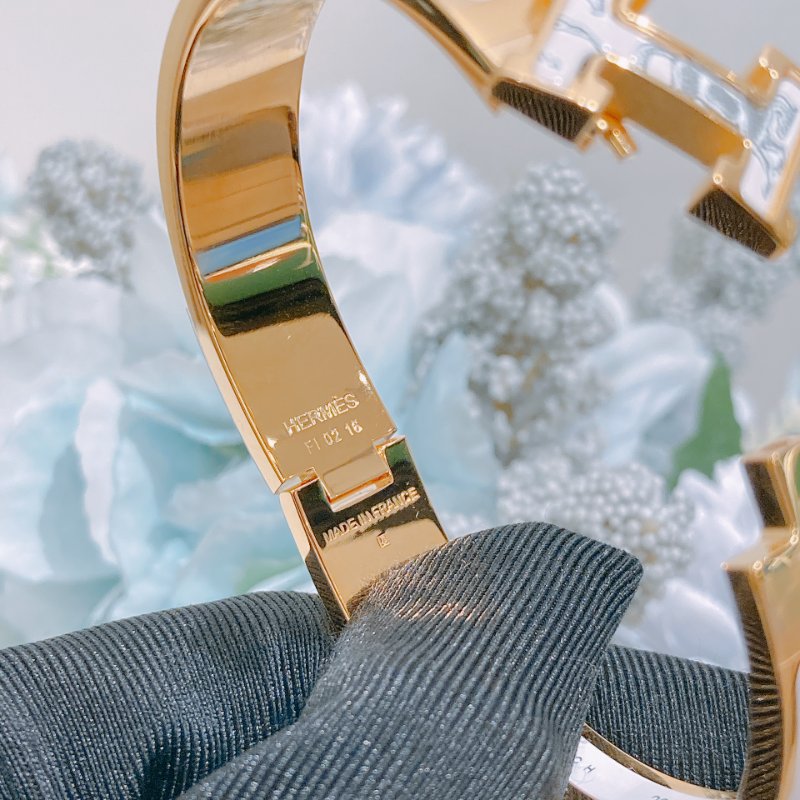 TW4864 Hermes 愛馬仕 H手鐲 特別版 奔騰的馬群 Chevaux en Liberte Clic H Bracelet PM Beige Lin x GHW-7