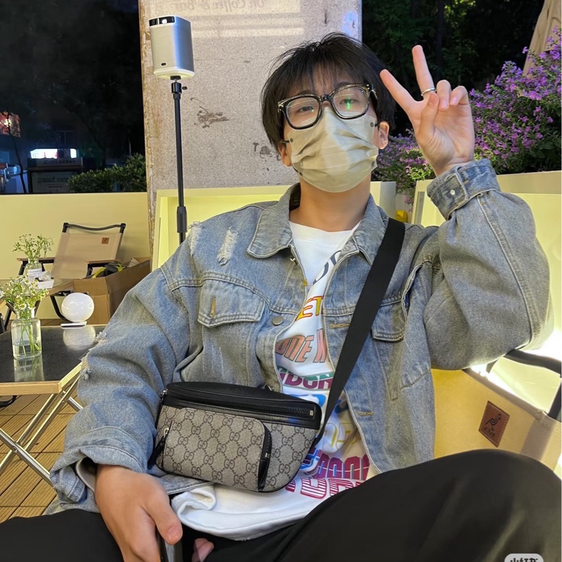 GUCCI GG Supreme 印花 PVC 皮革 腰包 胸口包 胸包 斜背包-3