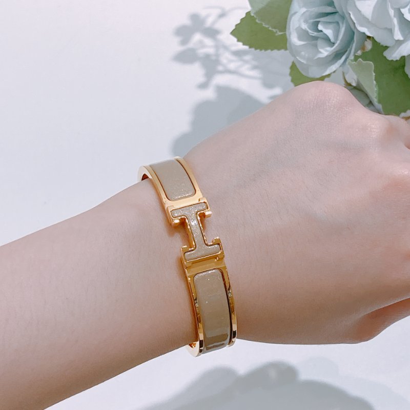 TW4865 Hermes 愛馬仕 H手鐲 奶茶灰 Clic H Glitter Bracelet PM Marron Glace-8