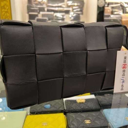 東區正精品㊣BV Bottega Veneta 578004 黑色小羊皮大編織Leather crossbody斜肩包側背包卡帶包 RZ5377-6