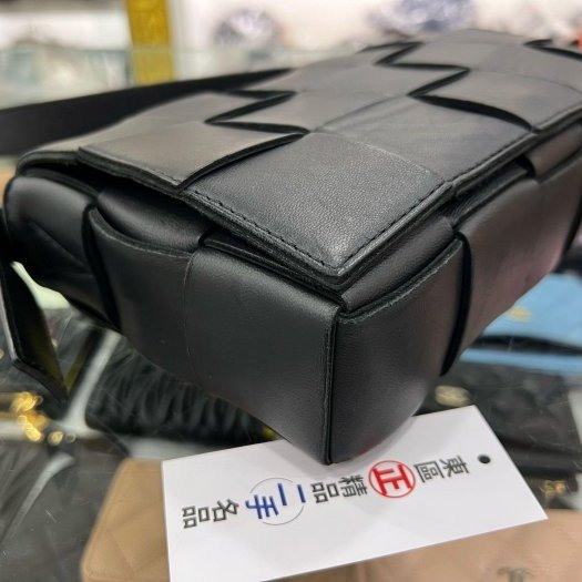 東區正精品㊣BV Bottega Veneta 578004 黑色小羊皮大編織Leather crossbody斜肩包側背包卡帶包 RZ5377-8