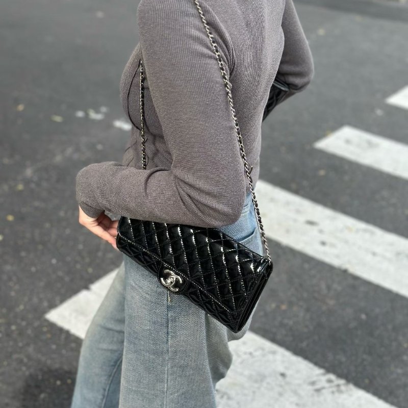 Chanel CF漆皮腋下法棍包 黑銀 24*12*1cm 98新配件塵袋-1
